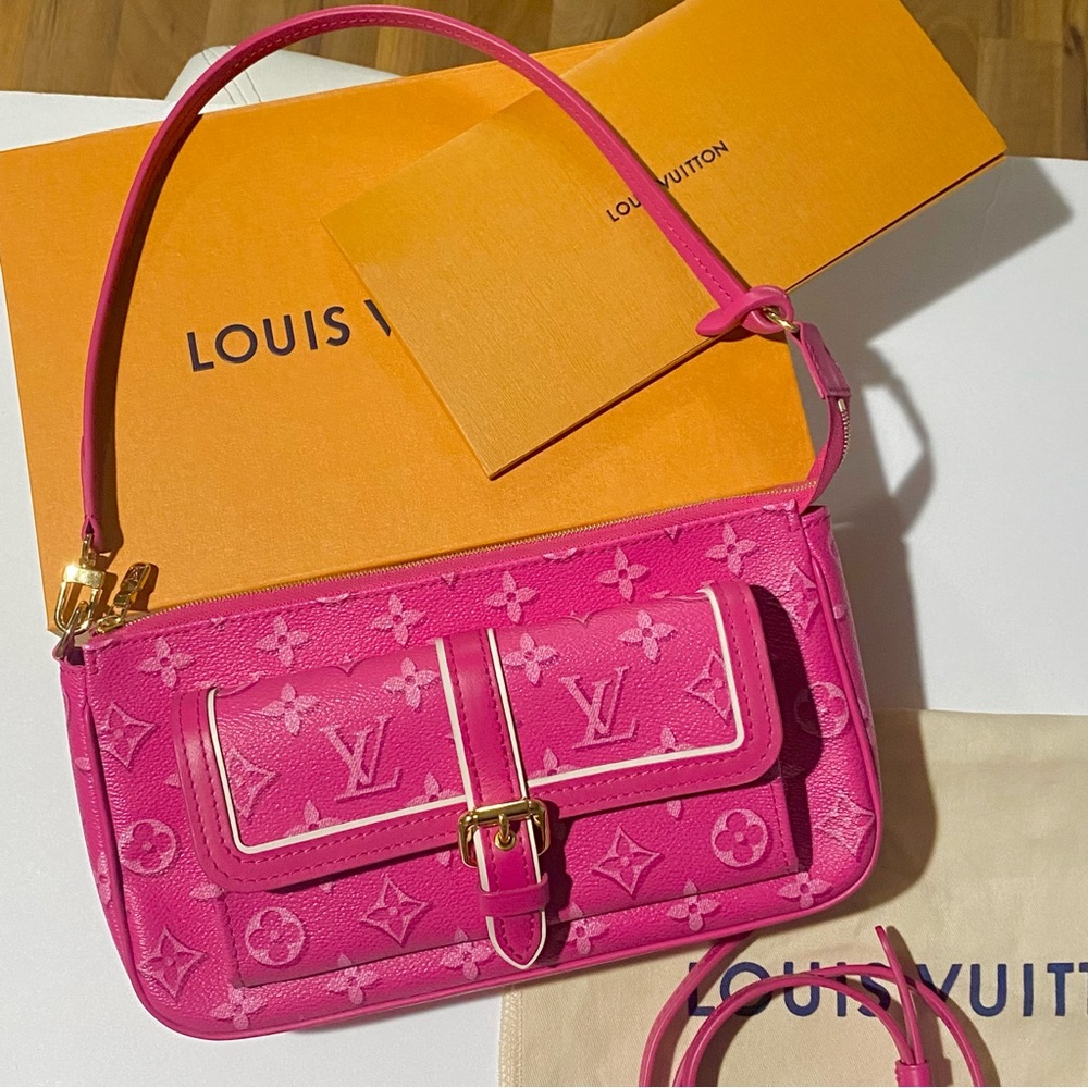 Louis Vuitton Maxi Multi Pochette Accessoires Fuschia Pink LV